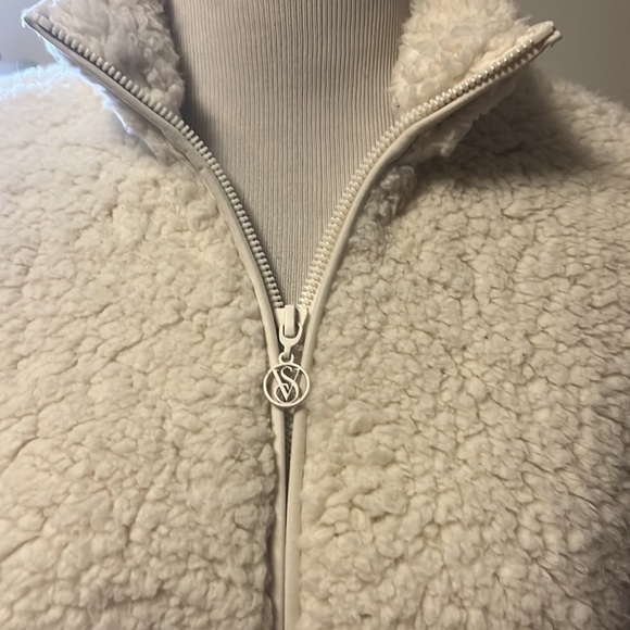 Victoria’s Secret full zip, Sherpa jacket, off-white, side, pockets, new - Picture 2 of 14